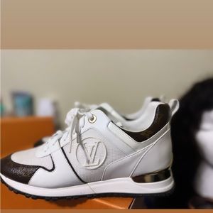 White & brown Louis Vuitton sneaker